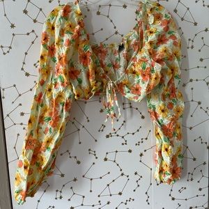 Wild Fabel / Floral long sleeve puffed cropped top / target